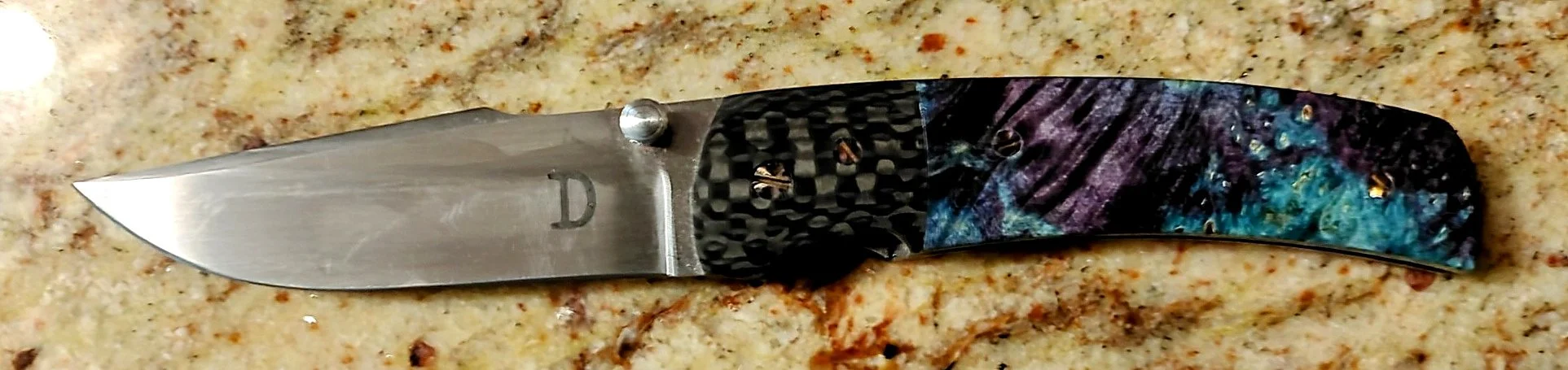 Wood/Resin & Carbon-Fiber Liner Lock Folder