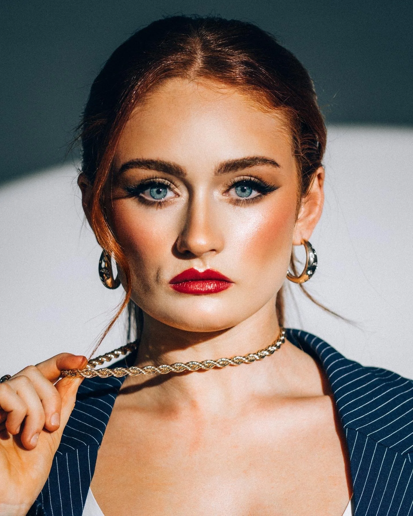 Clean, refined makeup with natural glow and modern styling. Kinga’s skin‑focused beauty work for commercial and lifestyle campaigns.
