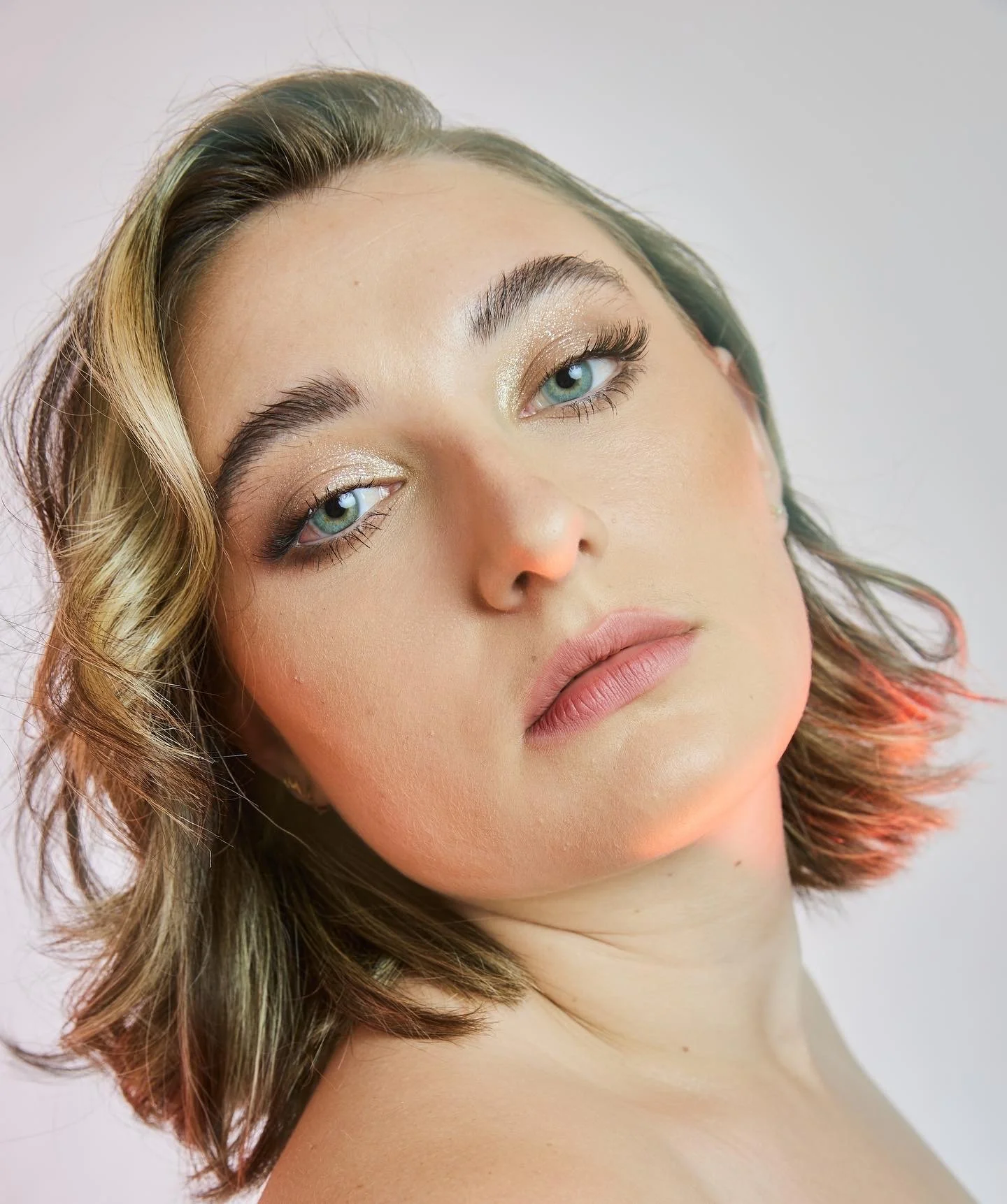 Soft glam with radiant complexion. Beauty makeup by Kinga, specialising in refined, skin‑focused looks for campaigns and media.