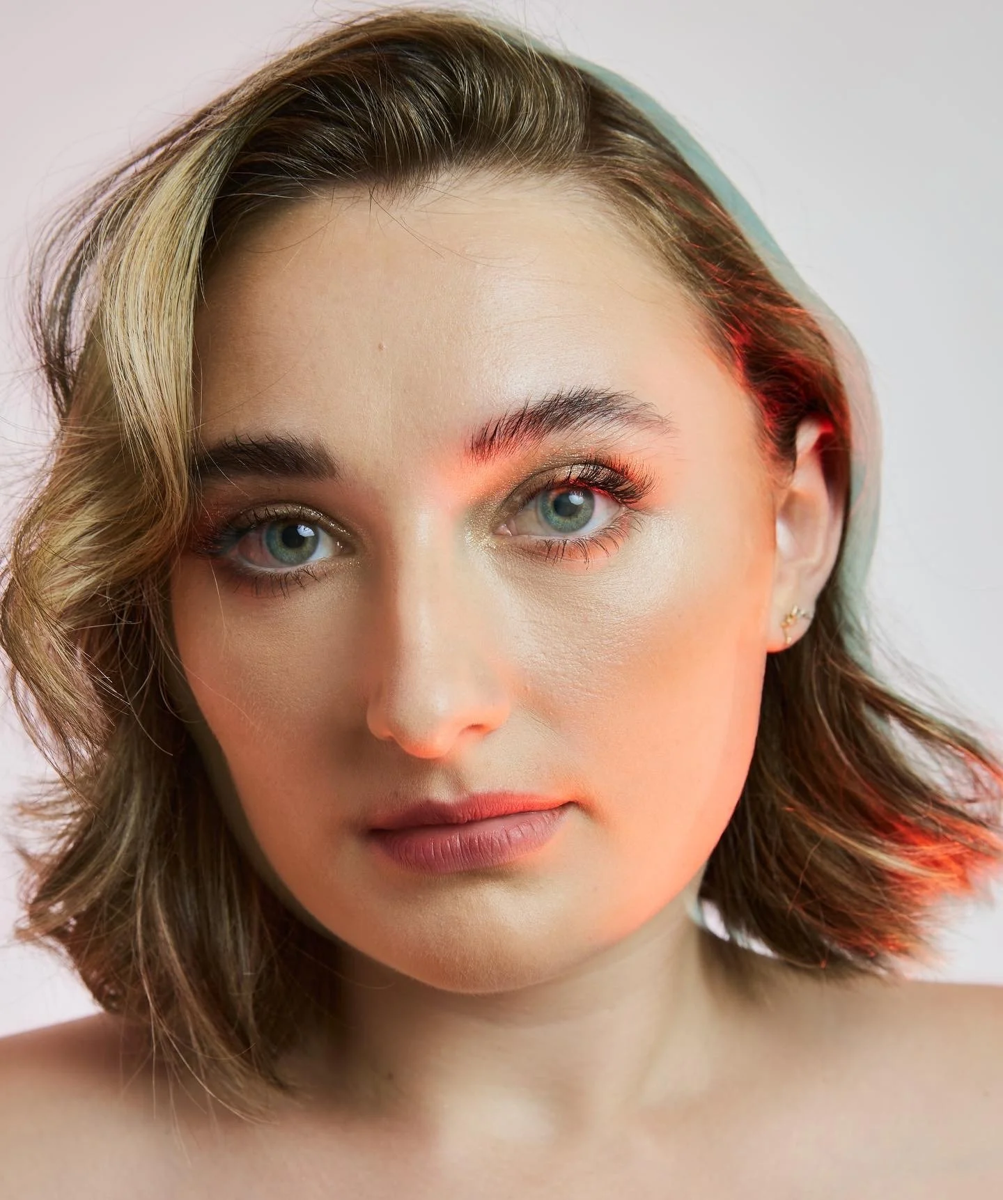Soft glam with radiant complexion. Beauty makeup by Kinga, specialising in refined, skin‑focused looks for campaigns and media.