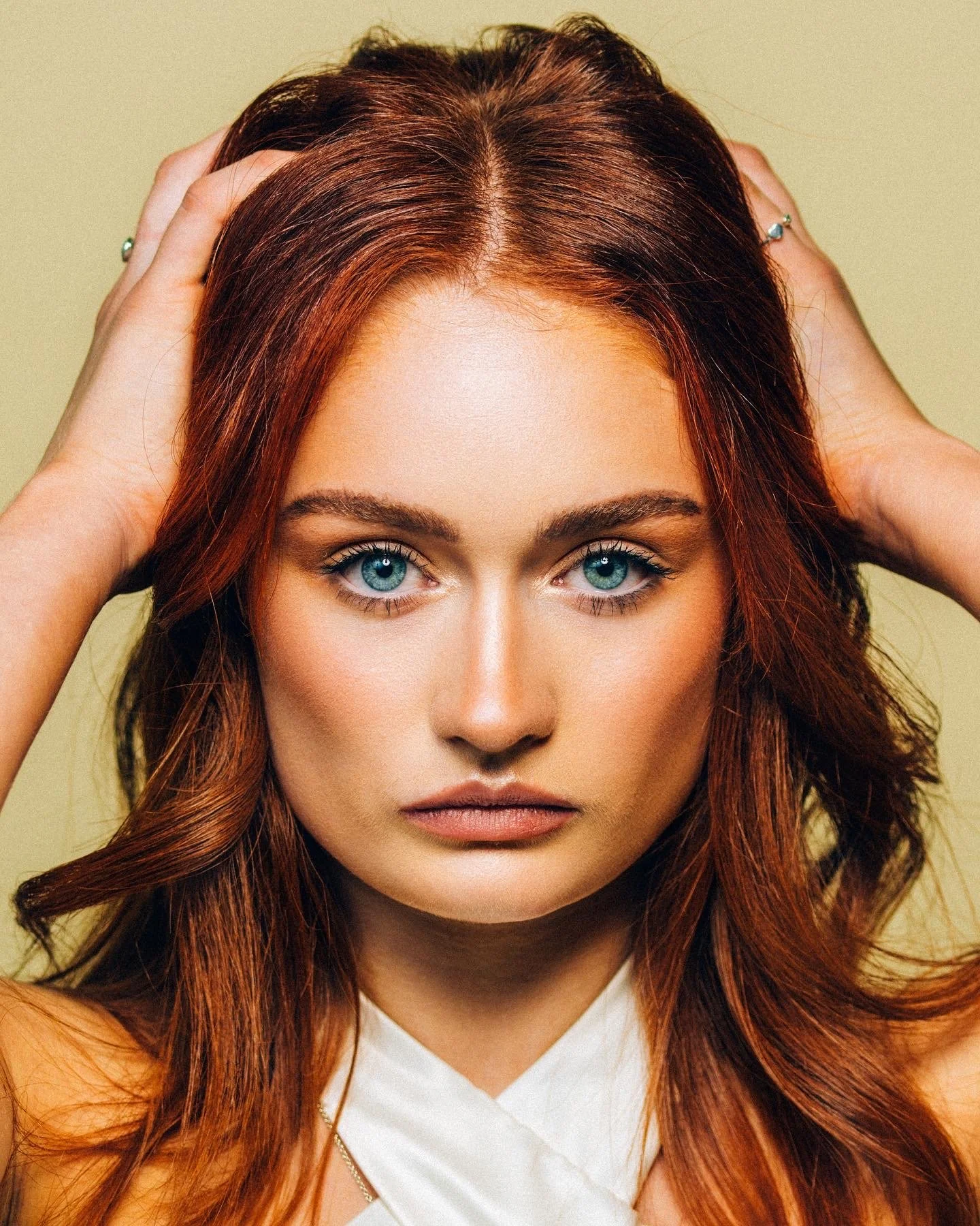 Soft enhancing magic.
Glowing, dewy complexion with soft refined detailing. Beauty makeup by Kinga for skincare or other campaigns.