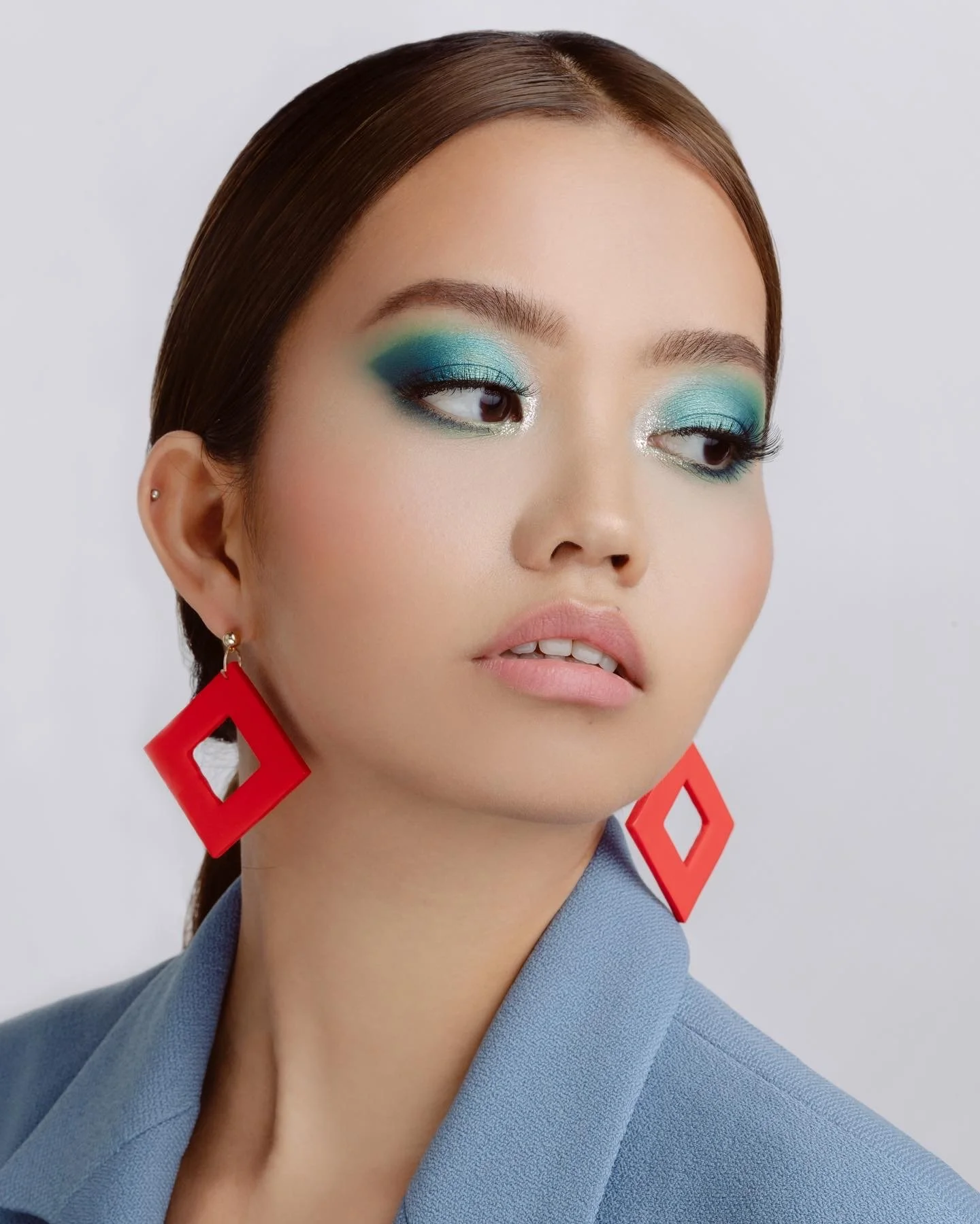 Clean, refined makeup with natural glow and modern styling. Kinga’s skin‑focused beauty work for commercial and lifestyle campaigns.