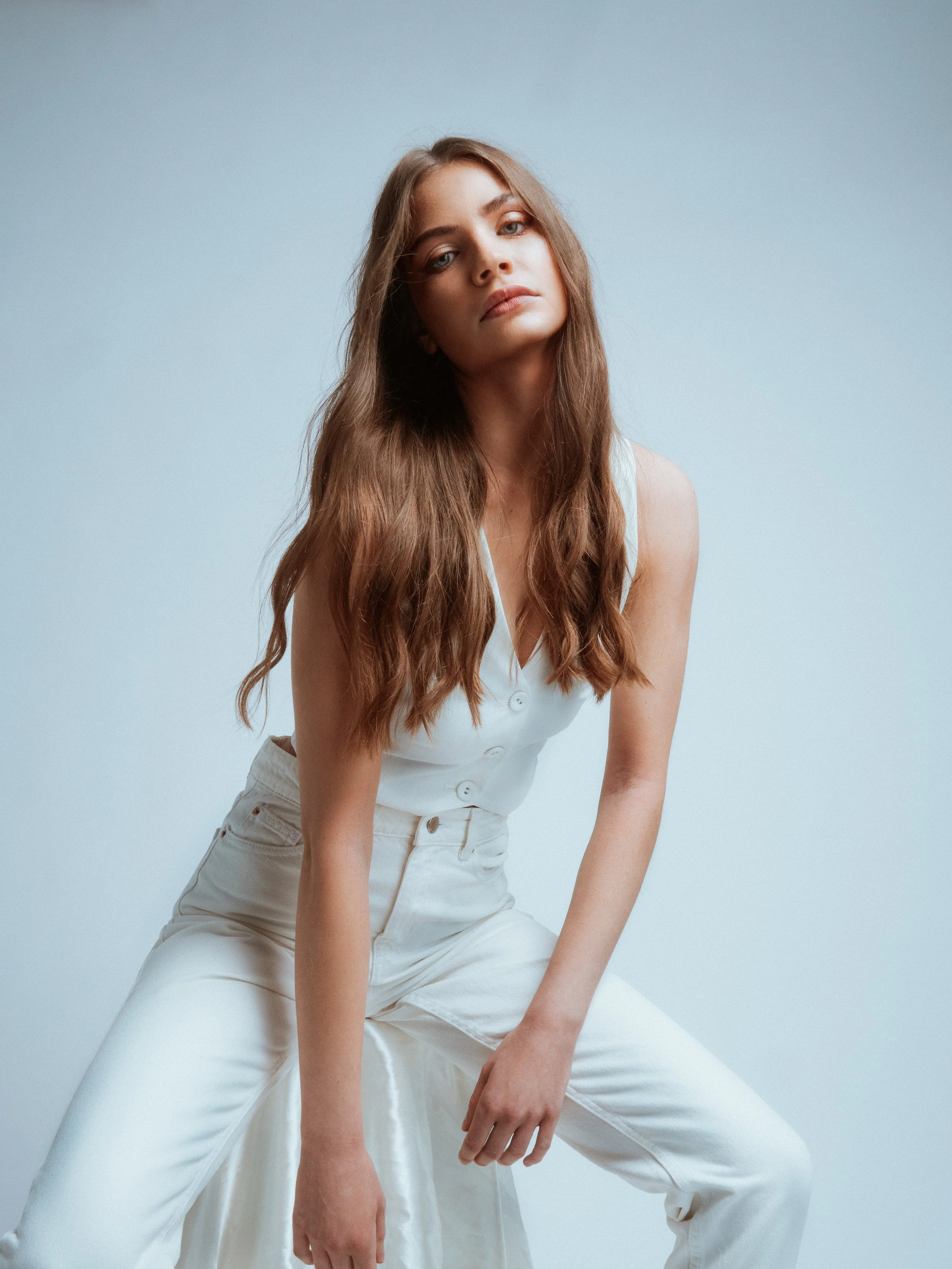Soft enhancing magic that works on all.
Soft focus complexion with soft refined detailing. Beauty makeup by Kinga for skincare or other campaigns.
