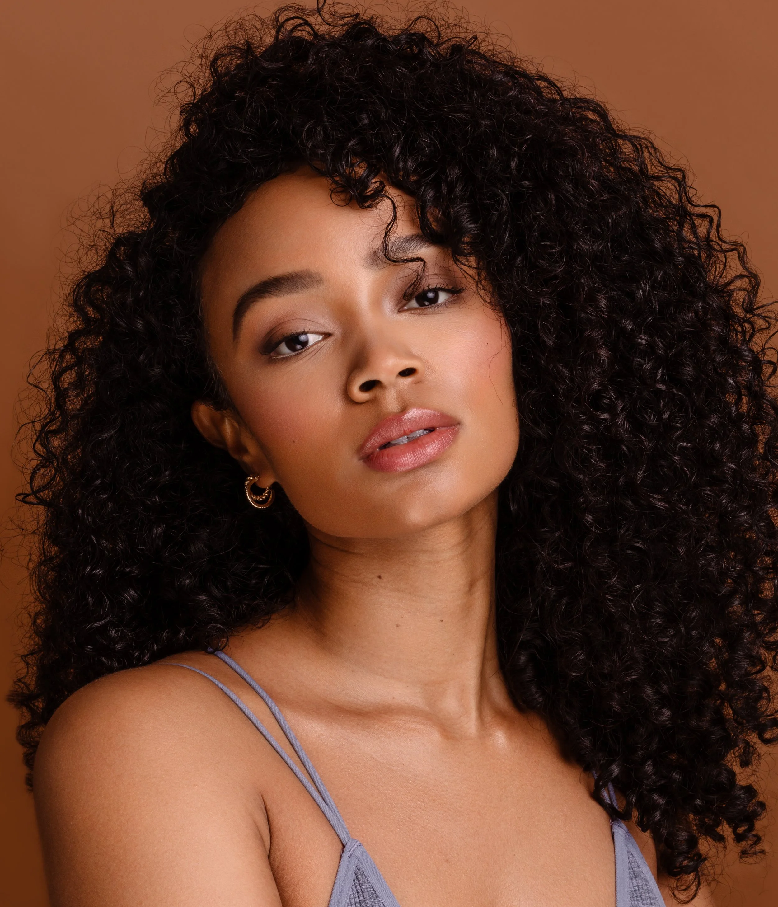 Soft enhancing magic that works on all.
Soft focus complexion with soft refined detailing. Beauty makeup by Kinga for skincare or other campaigns.