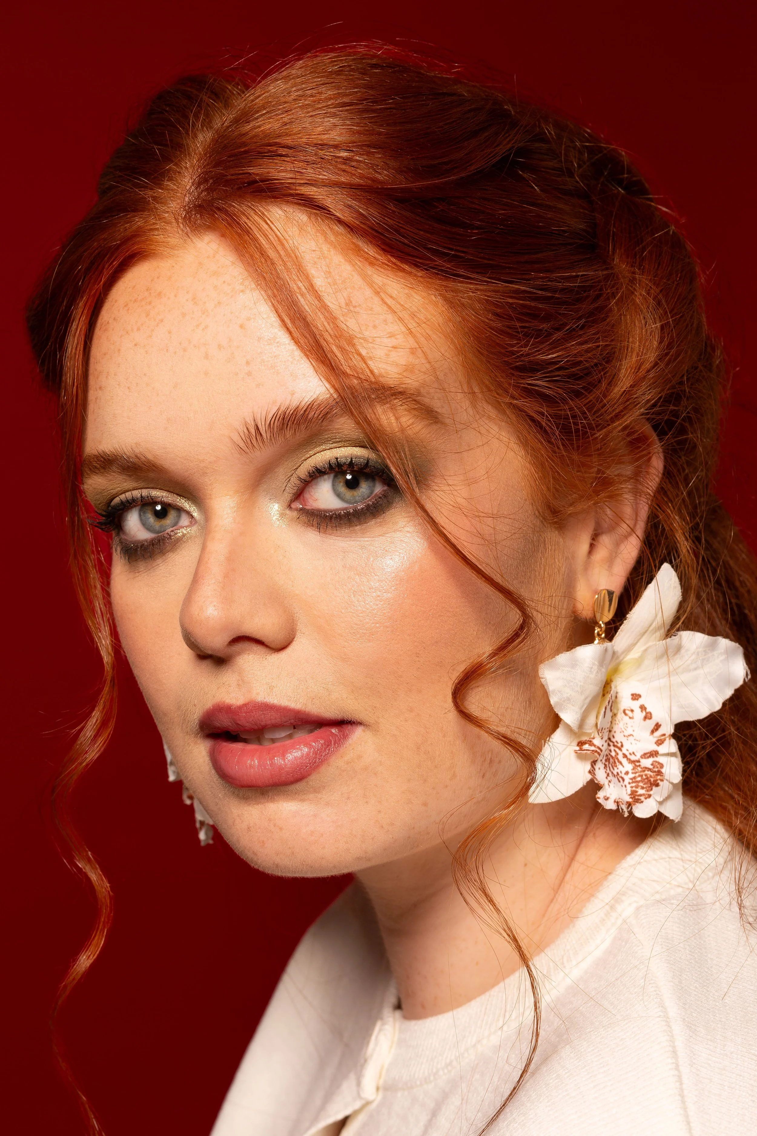 Gentle, glowing complexion with subtle definition. Editorial beauty by Kinga, specialising in timeless, inclusive makeup.