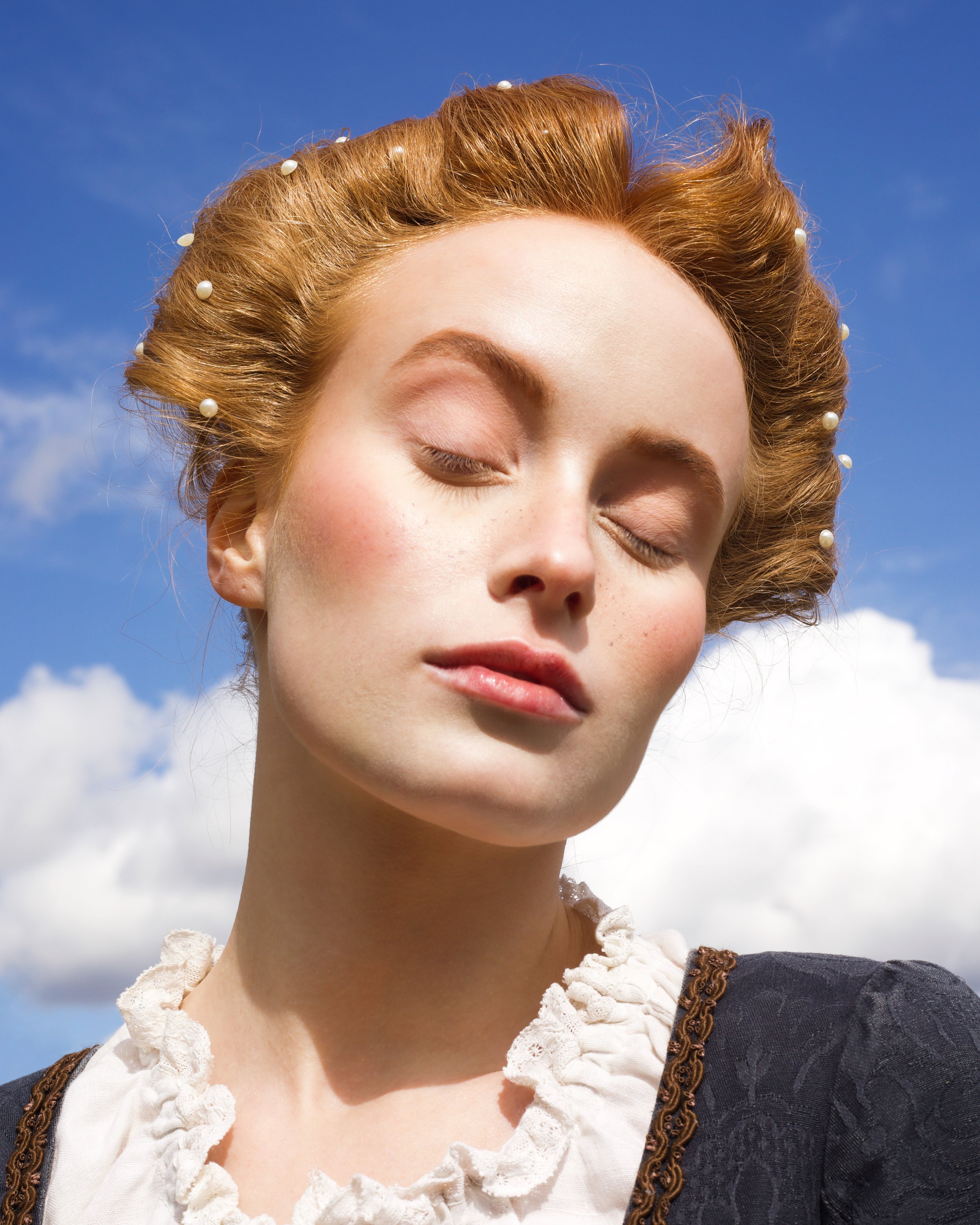 Soft enhancing magic that works on all.
Soft focus complexion with soft refined detailing. Beauty makeup by Kinga for skincare or other campaigns.
