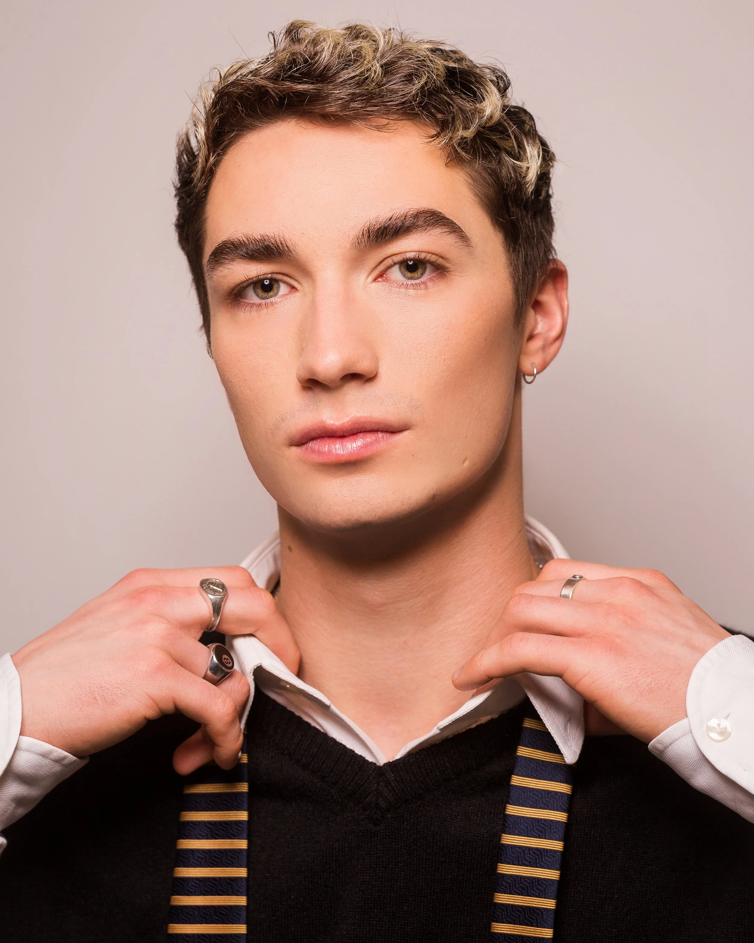 Soft enhancing magic that works men too.
Soft focus complexion with soft refined detailing. Beauty makeup by Kinga for skincare or other campaigns.