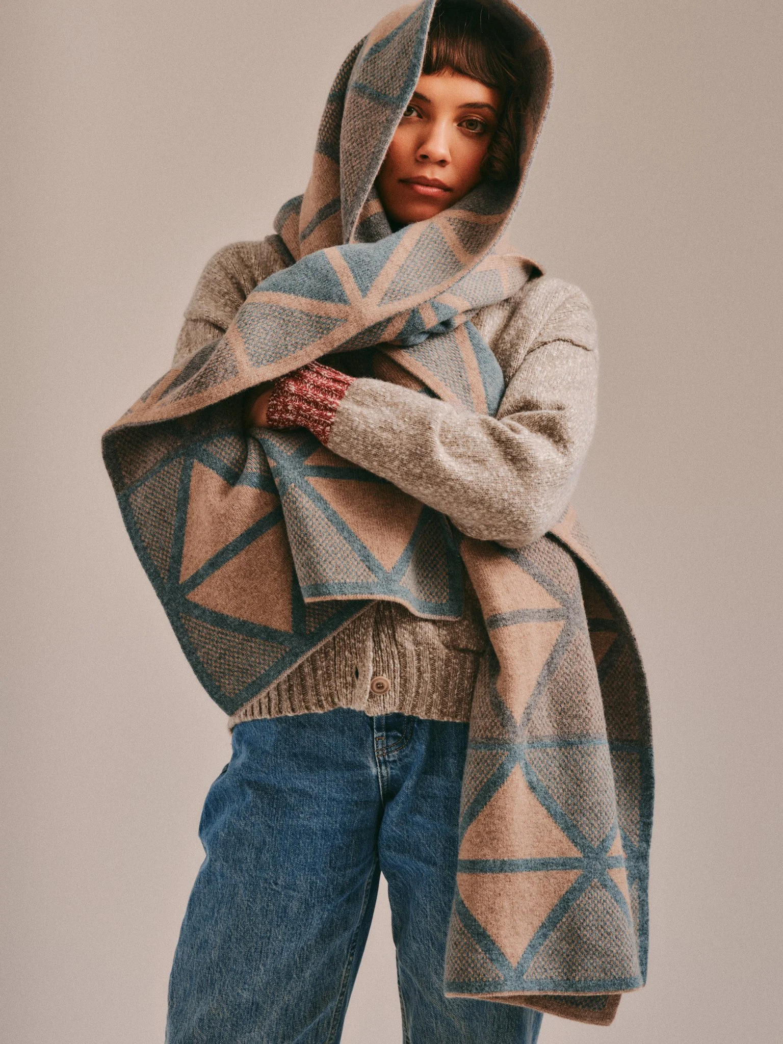 Look Book for Genevieve Sweeney Fashion Brand. Kinga’s refined, skin‑focused approach meets male grooming techniques.