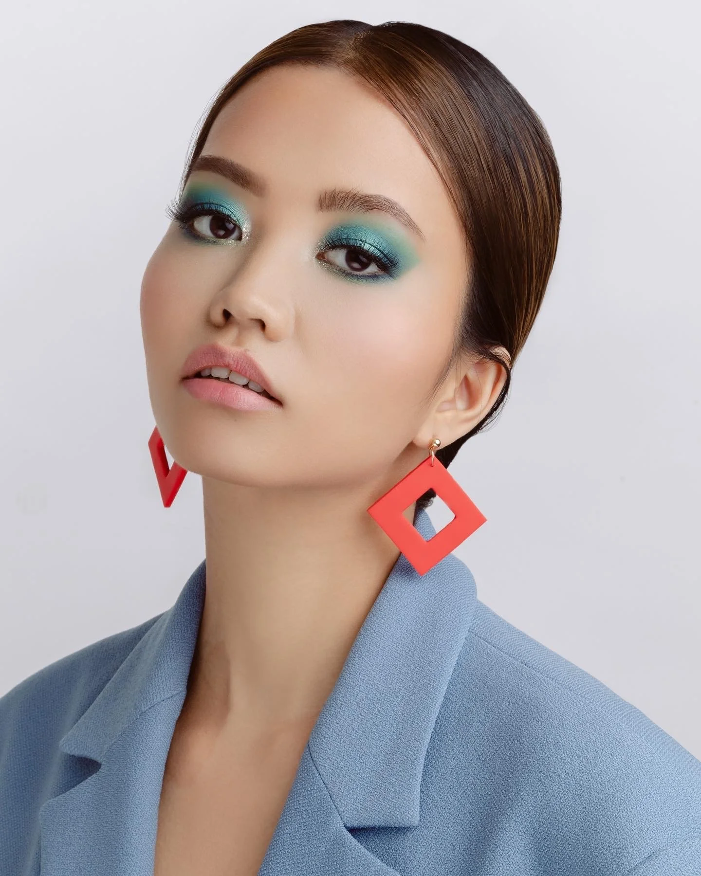 Clean, refined makeup with natural glow and modern styling. Kinga’s skin‑focused beauty work for commercial and lifestyle campaigns.