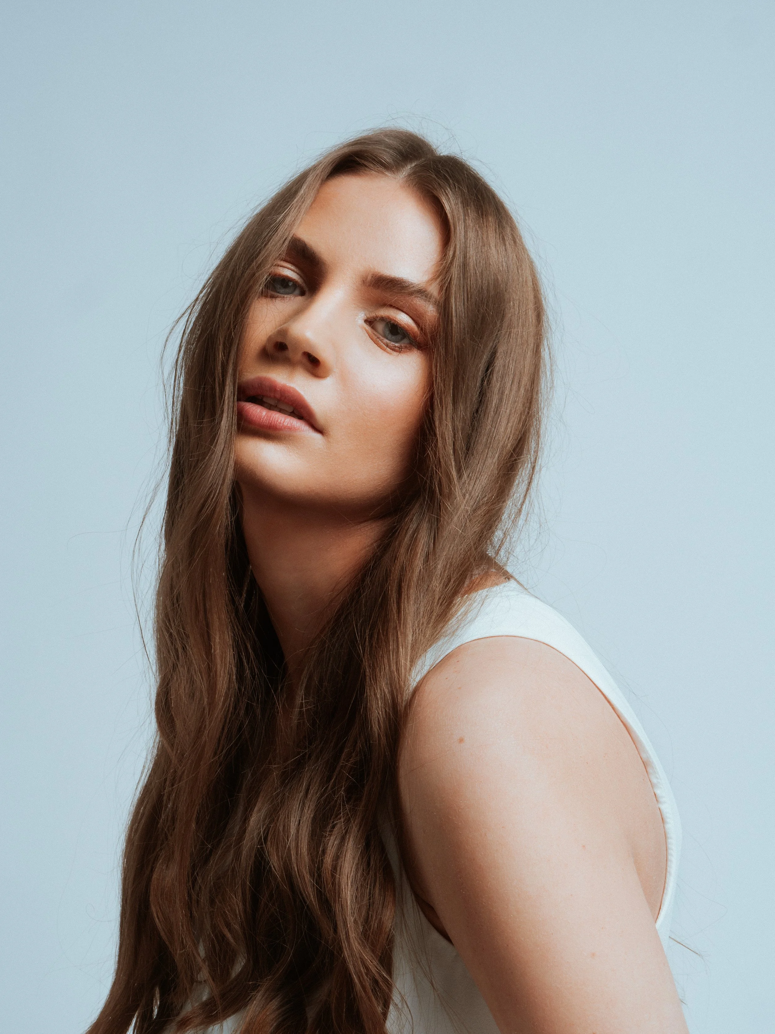 Soft enhancing magic that works on all.
Soft focus complexion with soft refined detailing. Beauty makeup by Kinga for skincare or other campaigns.