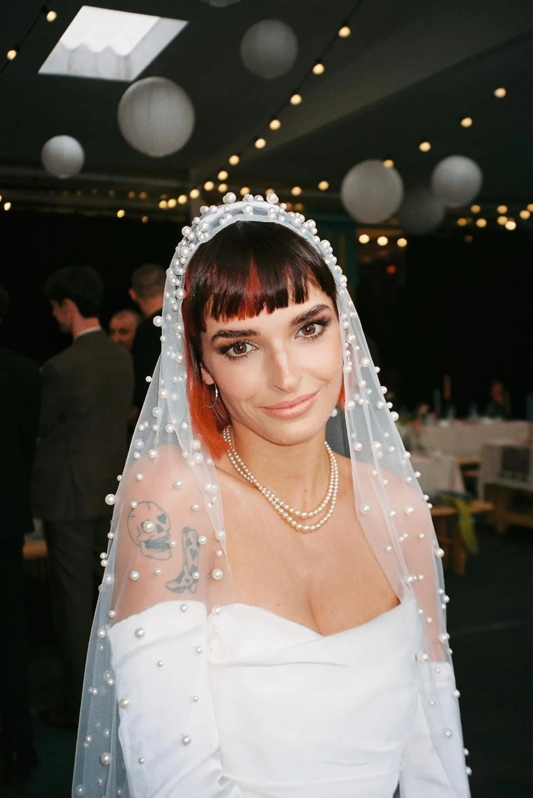 Soft, luminous bridal‑beauty makeup with delicate detailing and refined skin. Created by Kinga for 2025 bride.
