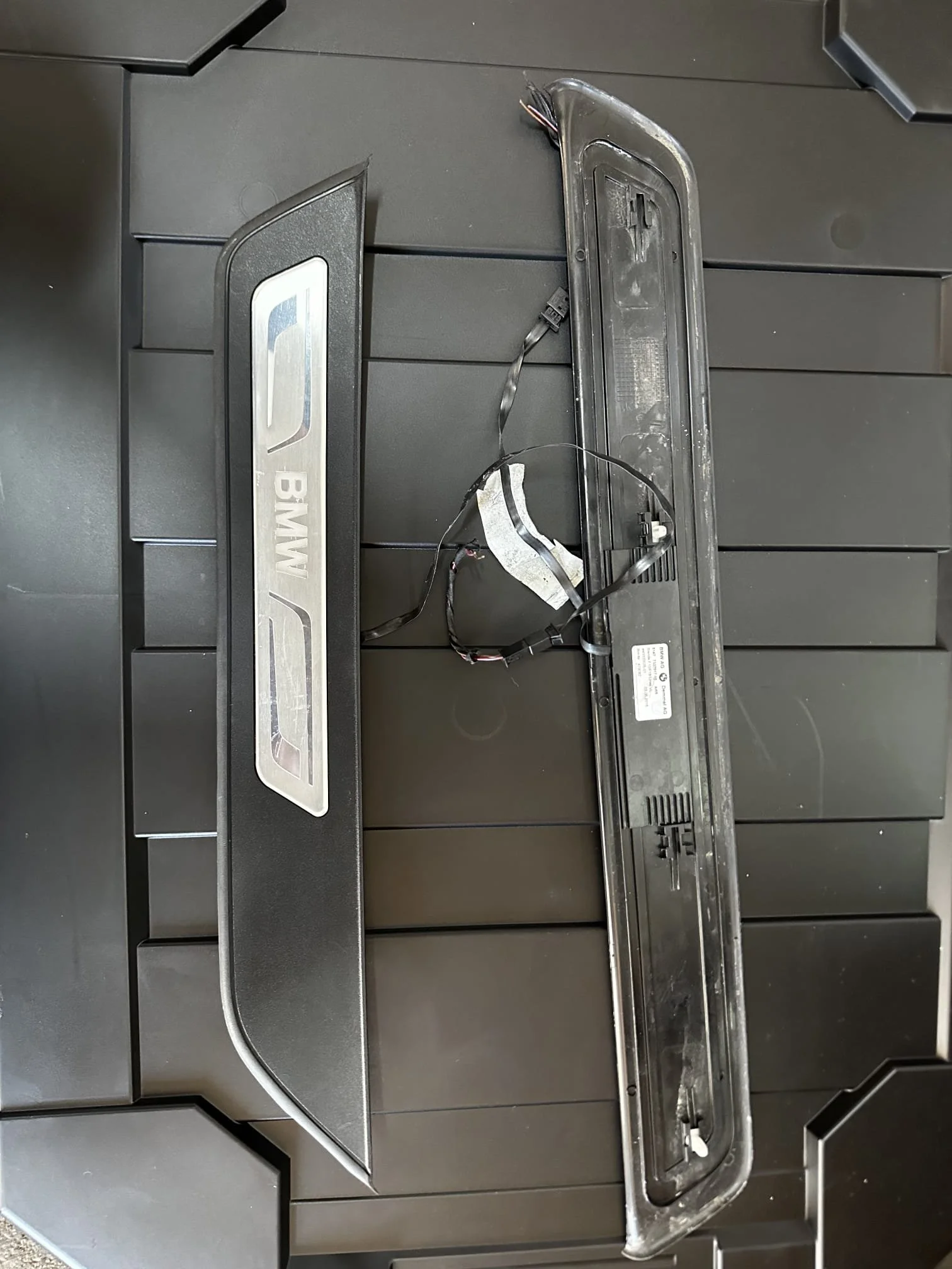 BMW illuminated interior door sill trim set