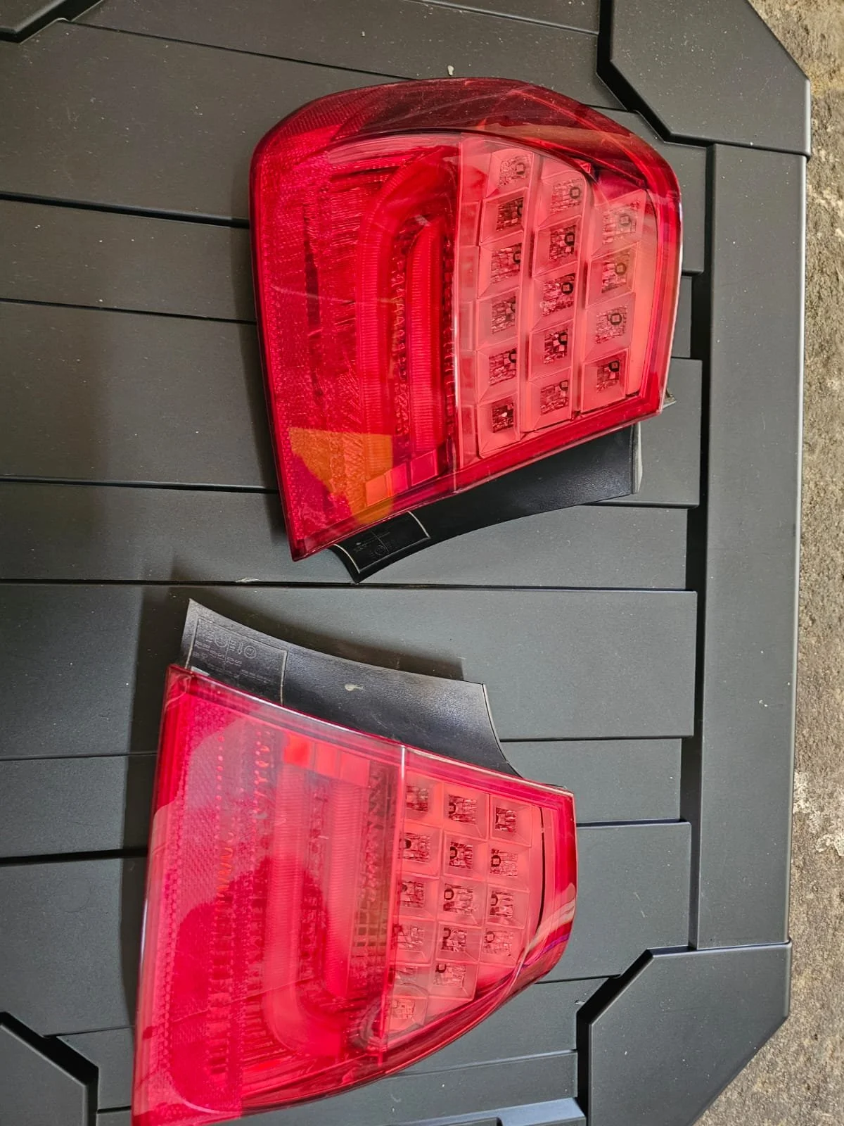BMW 3 Series E90 facelift LCI tail lights