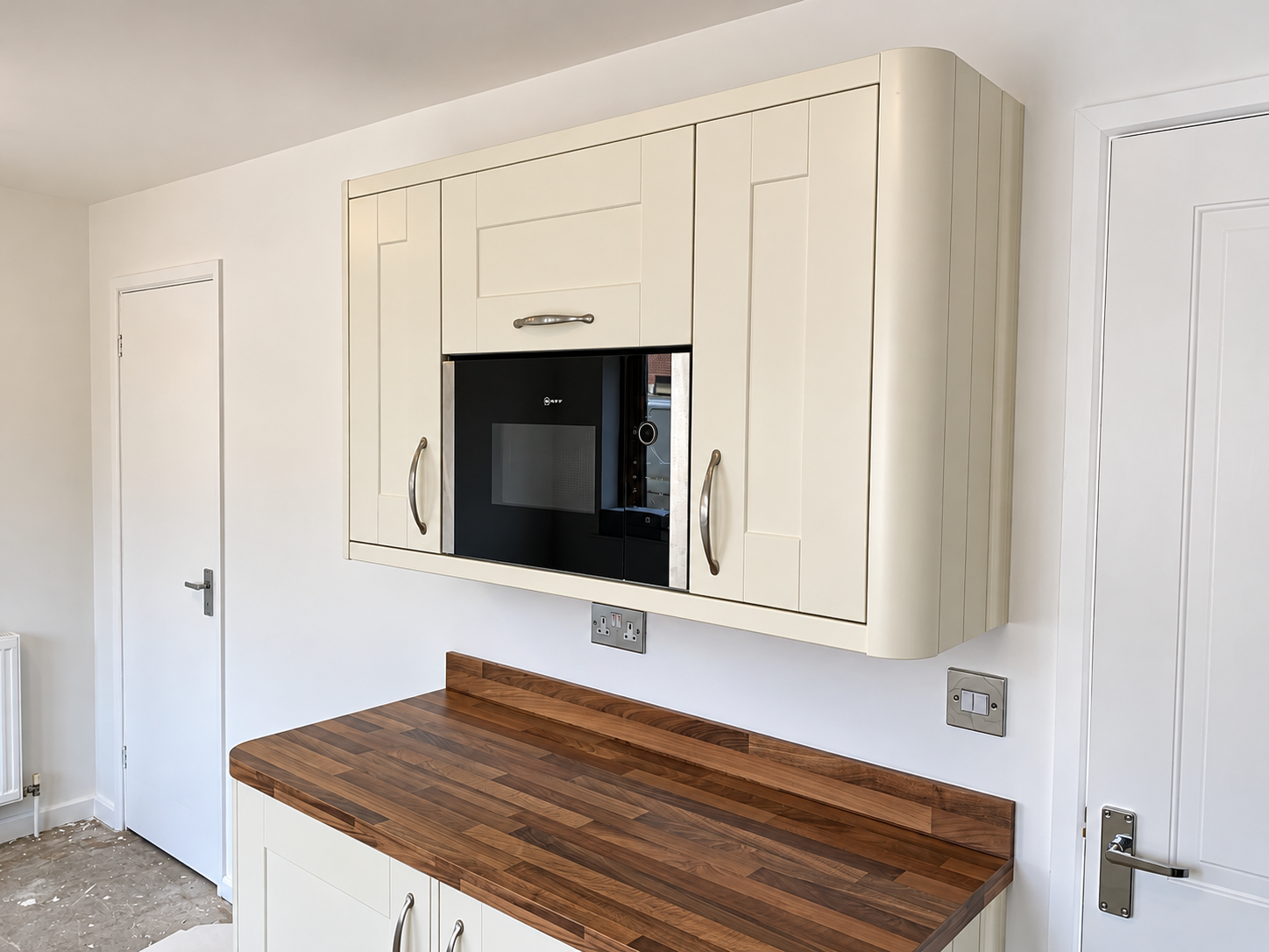 Modern Cream Kitchen with NEFF Microwave.png
