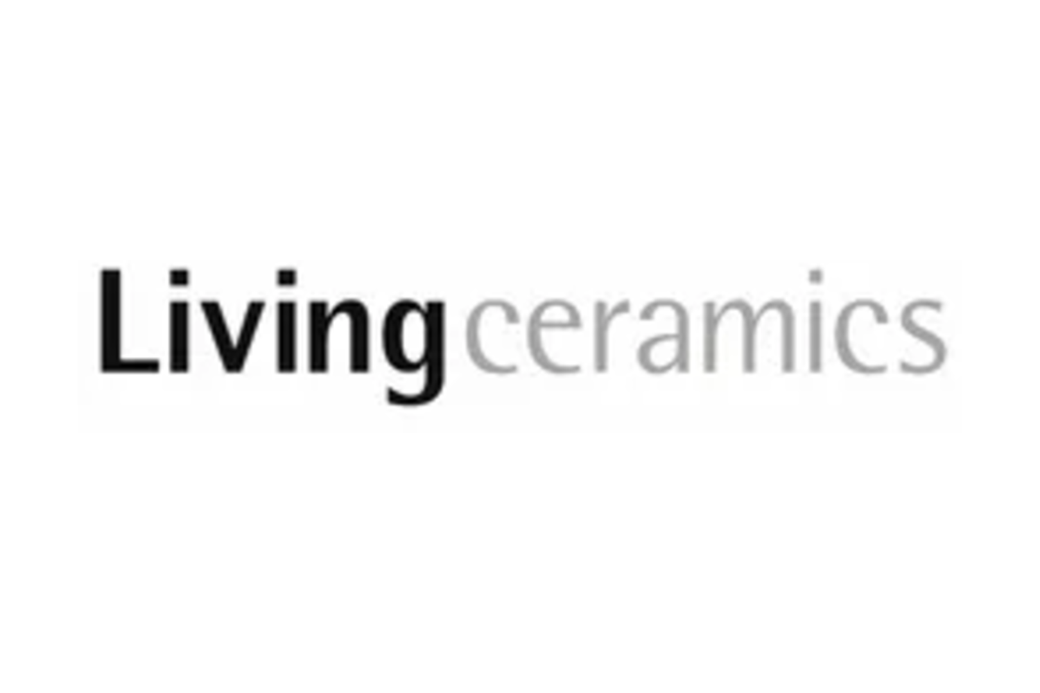 Parola 'Living' in nero e 'ceramics' in grigio chiaro con sfondo bianco.