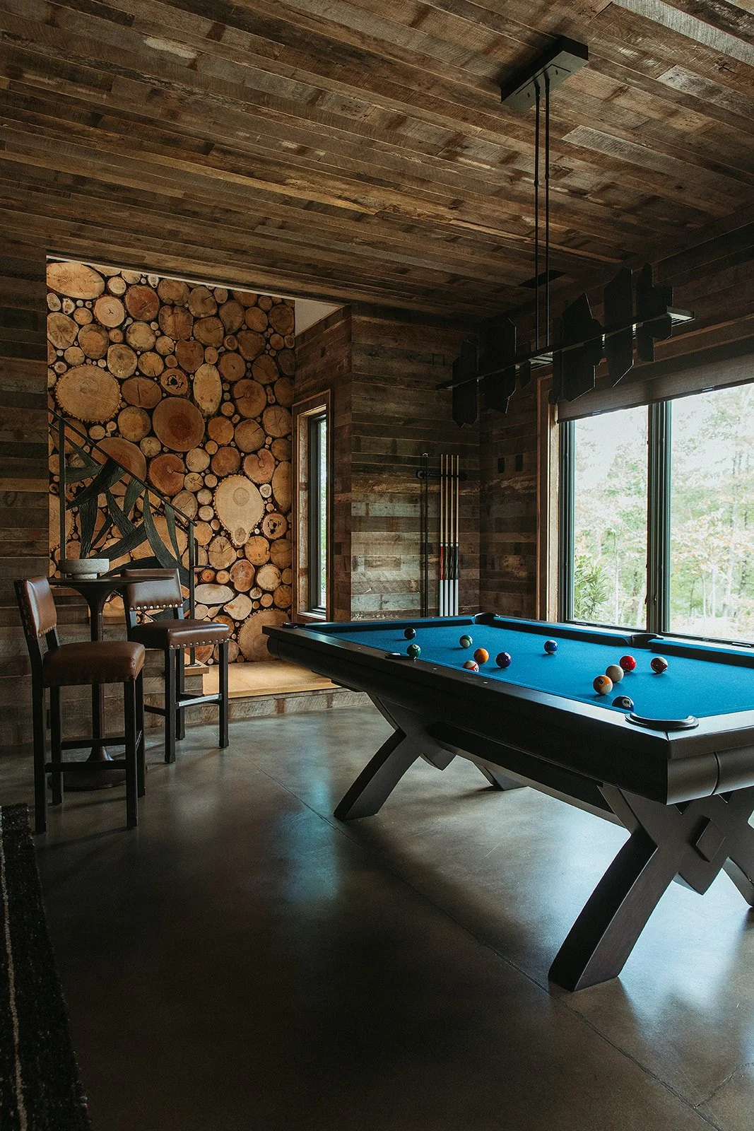 Christina-Hussey-Photography_Emily_Malcom_Interiors_LakeJames-1-10_websize.jpg