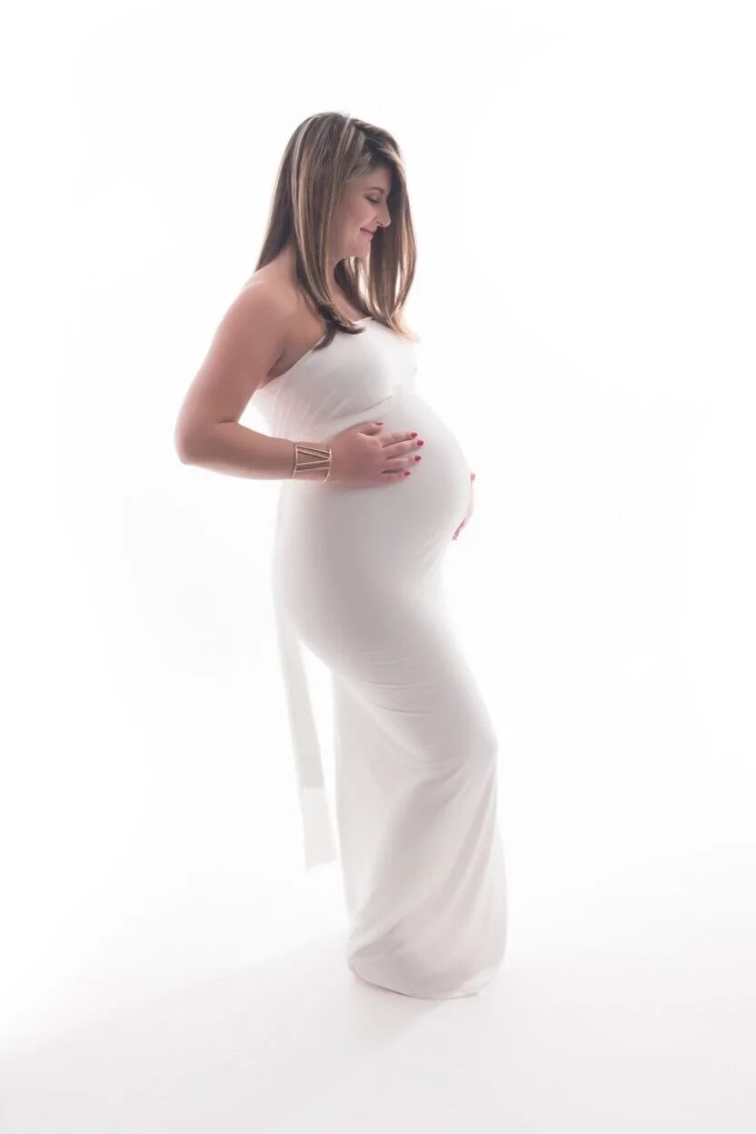 Maternity photo of Susan, photography by Stephanie Anders.