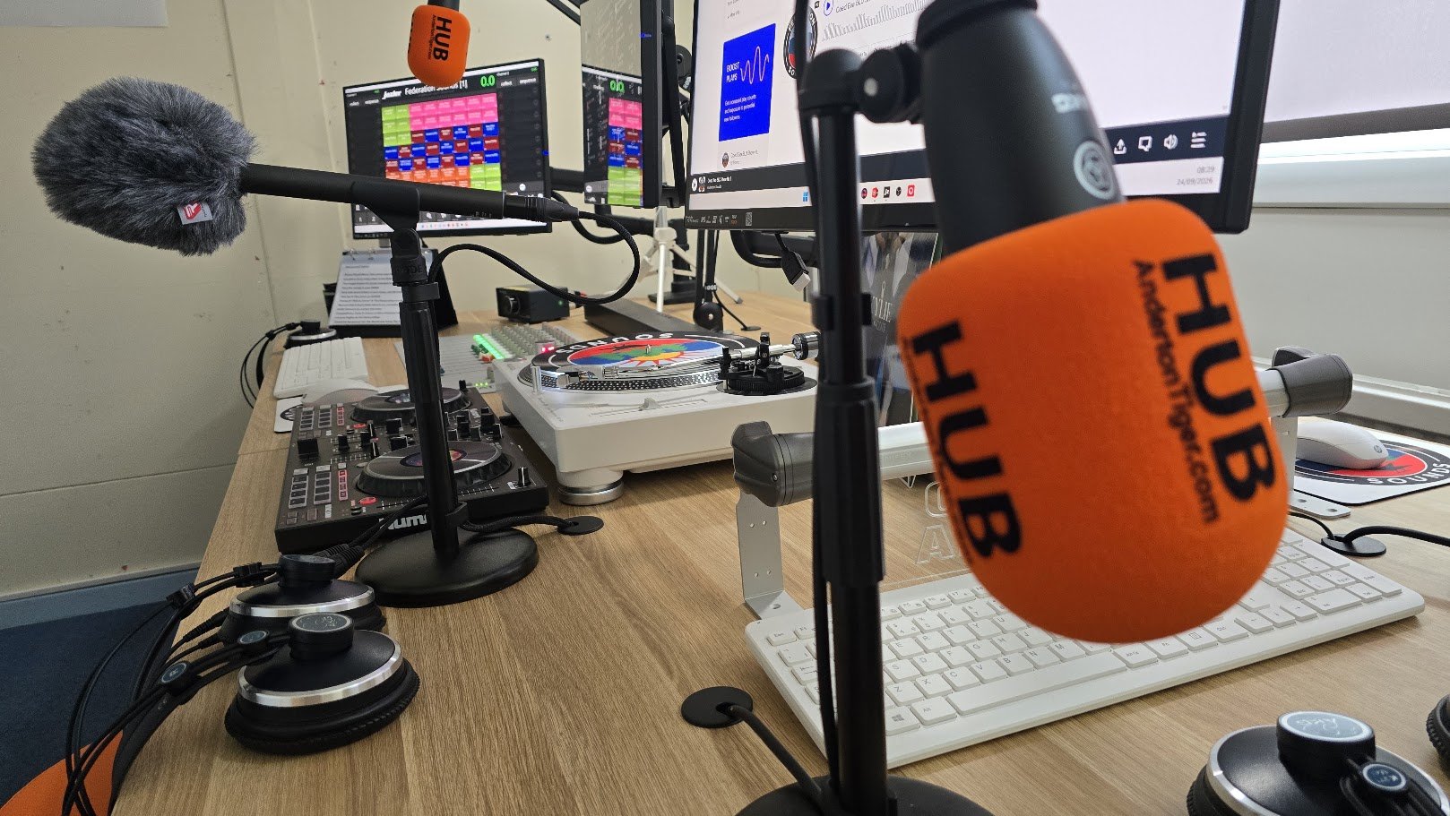 H600 - HUB BROADCASTER STUDIO PLUS