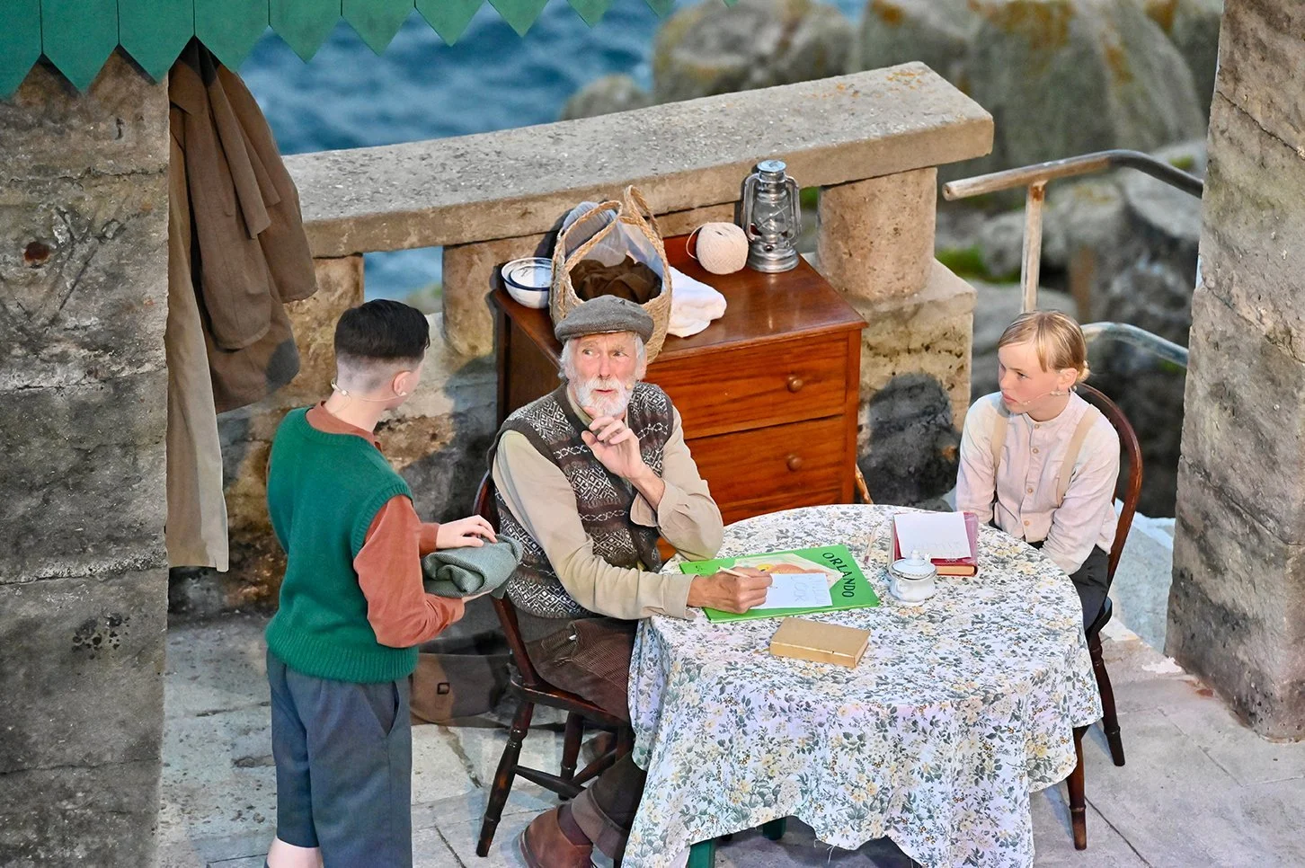 goodnight-mister-tom-house-scene.jpg