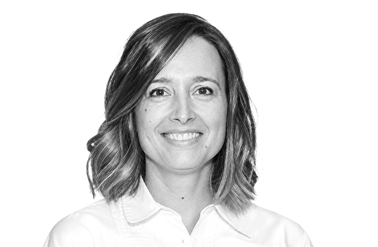 Dr. CorinaȚandără | Oral Surgery Specialist | Romania — BTIDAYS conference on "Full-Mouth Rehabilitation with BTI Implants: Exploring the Versatility of Prosthetics."