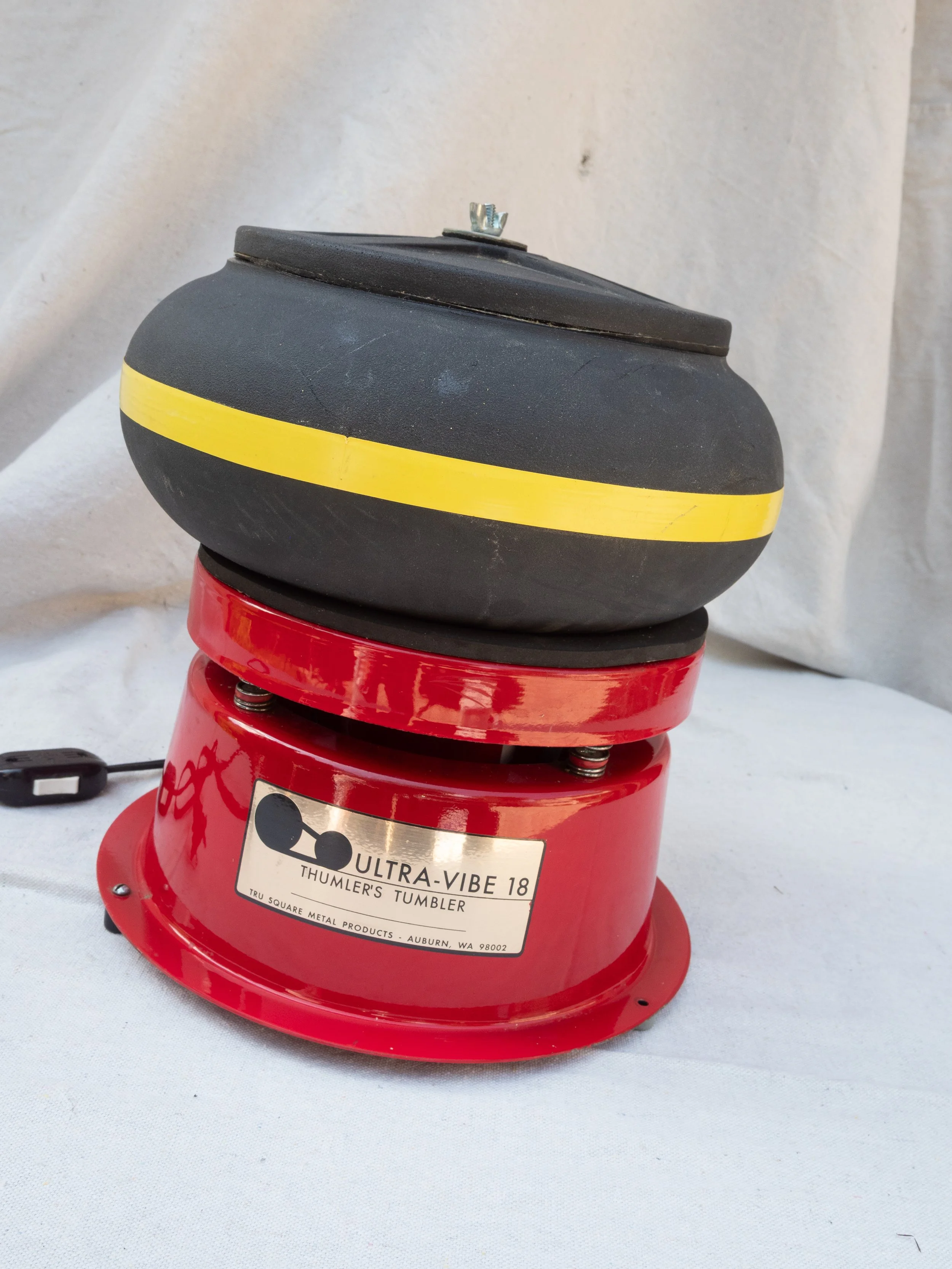 Vibratory Tumbler, 0.10 cubic feet Bowl Capacity