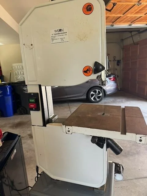 Wilton Model 8201 Tradesman Bandsaw with 3 spare blades.