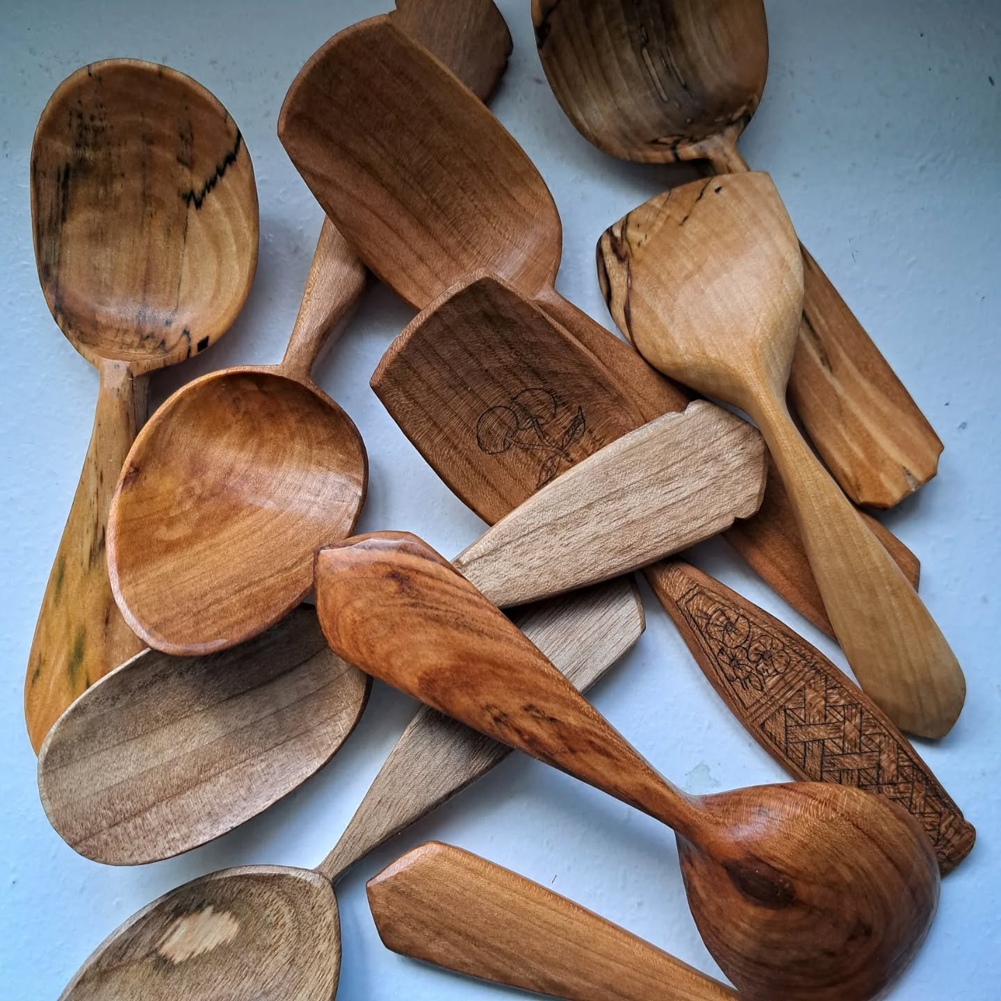 Power outage with a pretty big storm ongoing. Golf ball sized hailstones just started pummeling the house ... why not take some spoony pics.
.
.
.
.
.
.
.
.
.
.
.
#woodenspoon
#carvemoregreenwood
#greenwoodcarving
#sloyd
#manitoba