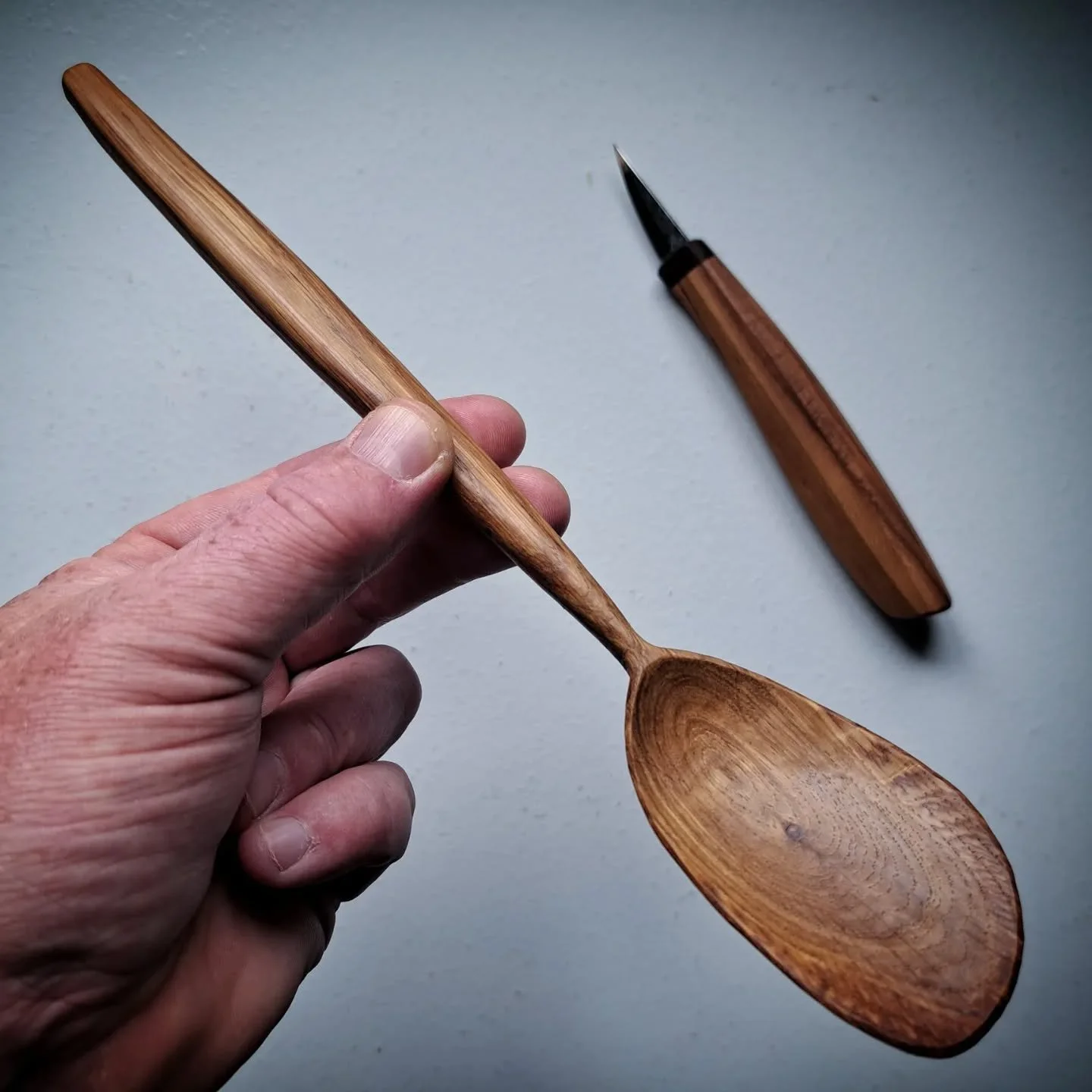 This is a cooking spoon carved from Bur Oak (Quercus macrocarpa) that I just wrapped up last week.
.
I have never carved ANY oak woods before in my life. I've always stayed far away from oak to be honest. I've used it for blade handles in the past an