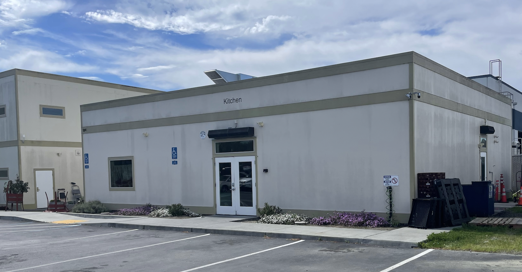 Front entrance to South Napa Kitchen commercial kitchen in Napa, CA