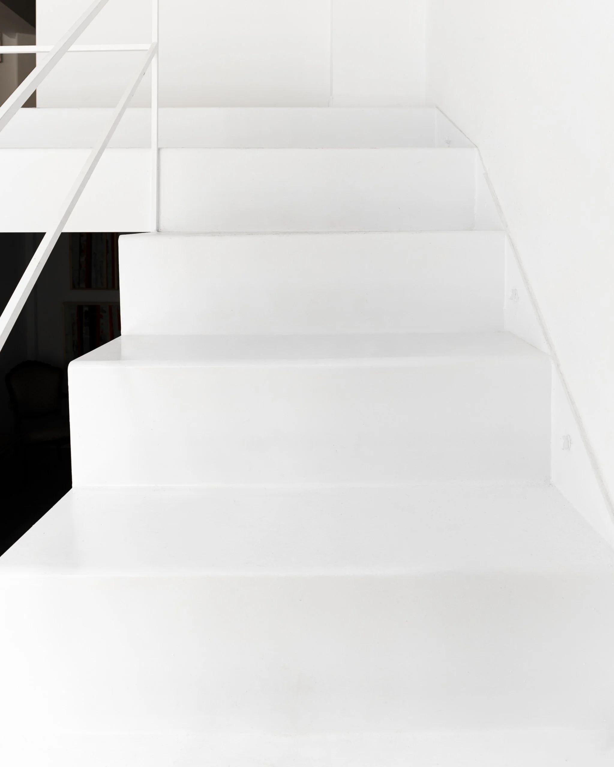 White staircase renovation for art gallery in Athens, Greece by Kaklamanis Construction