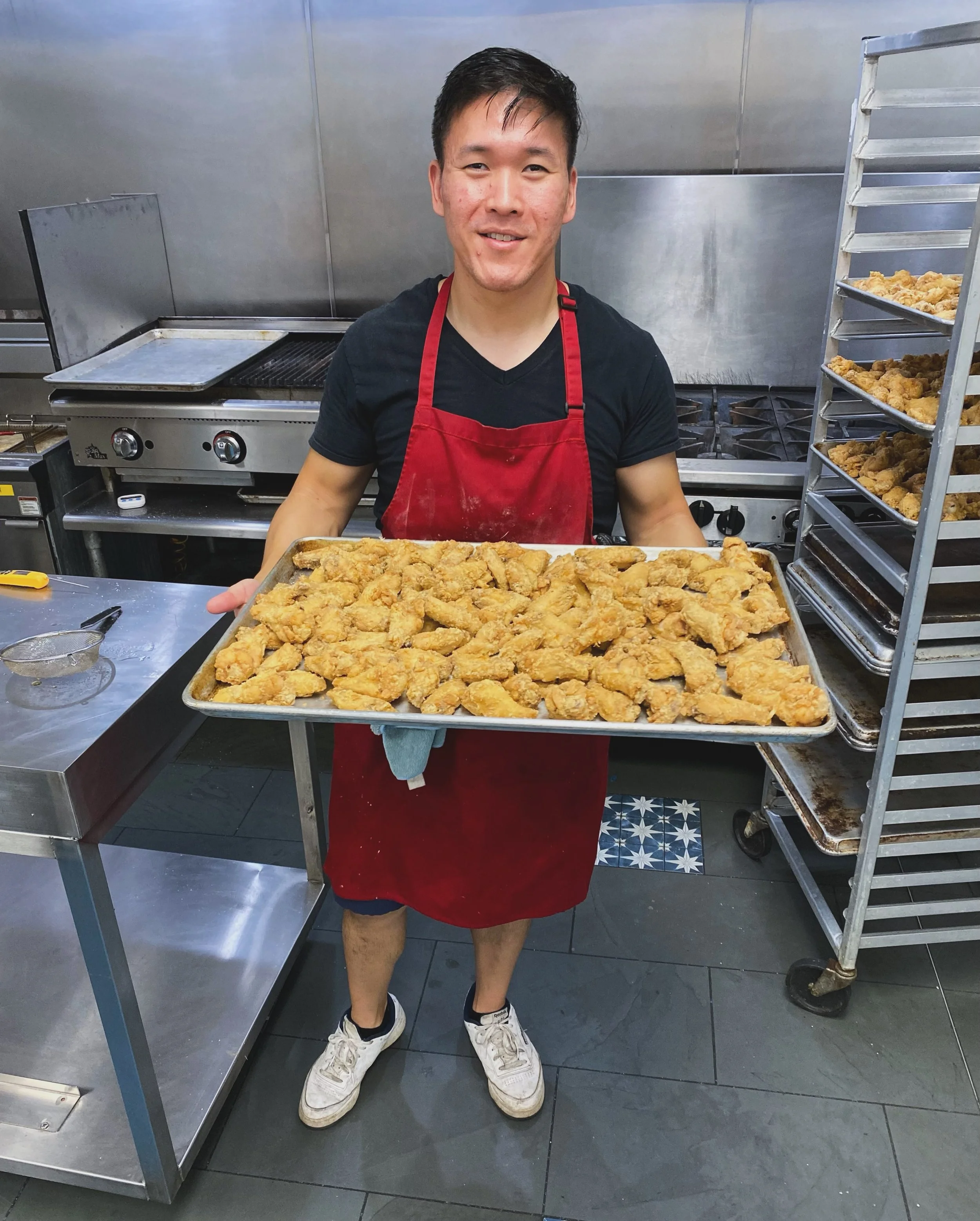 The man, the myth, the legend - the one and only Dave Yoo! Mondays are prep days so you&rsquo;ll have chicken at tomorrow&rsquo;s market 💪🍗
@tgfarmersmarket @urbaneats