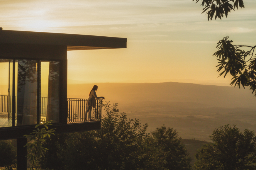 I Tried Ghost Anchoring, 2024’s Newest Wellness Trend, and This is What I Learnt
