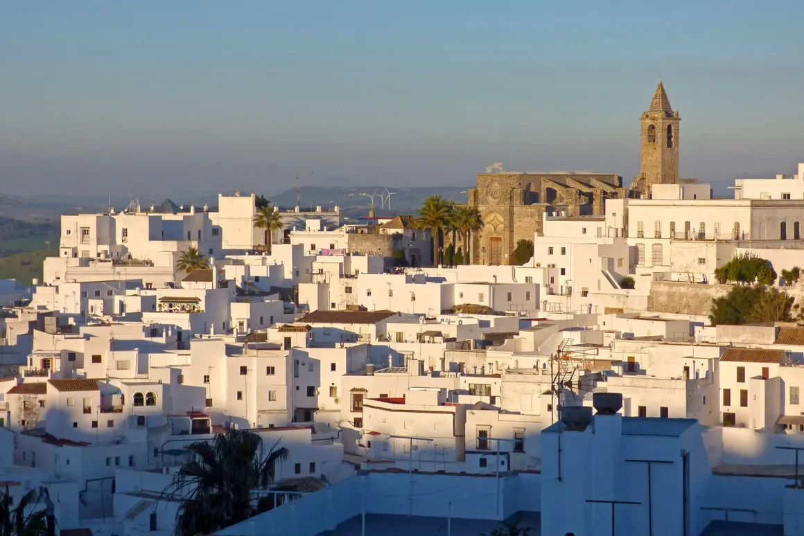 spain-andalucia-cadiz-vejer-skylinel.webp