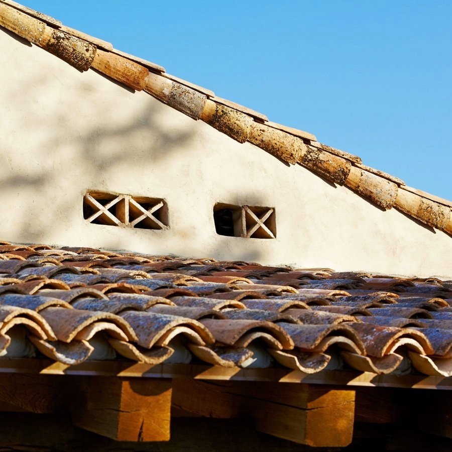 RECLAIMED ROOF TILE