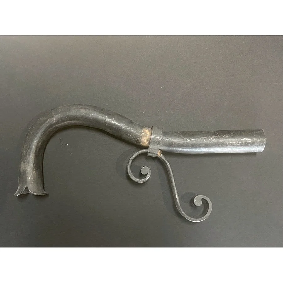 RE-EDITION IRON SPOUT