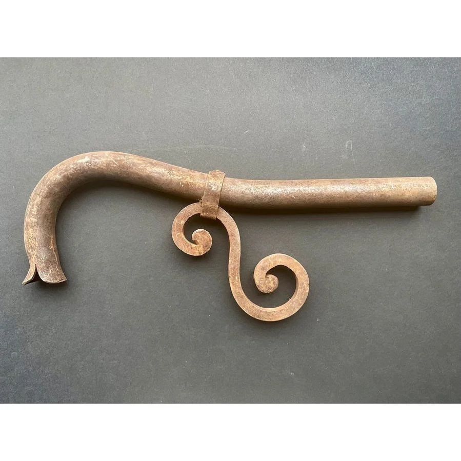 ANTIQUE IRON SPOUT