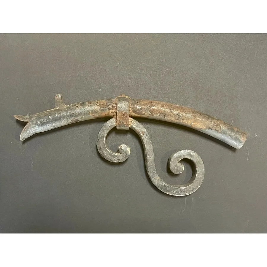 ANTIQUE IRON SPOUT