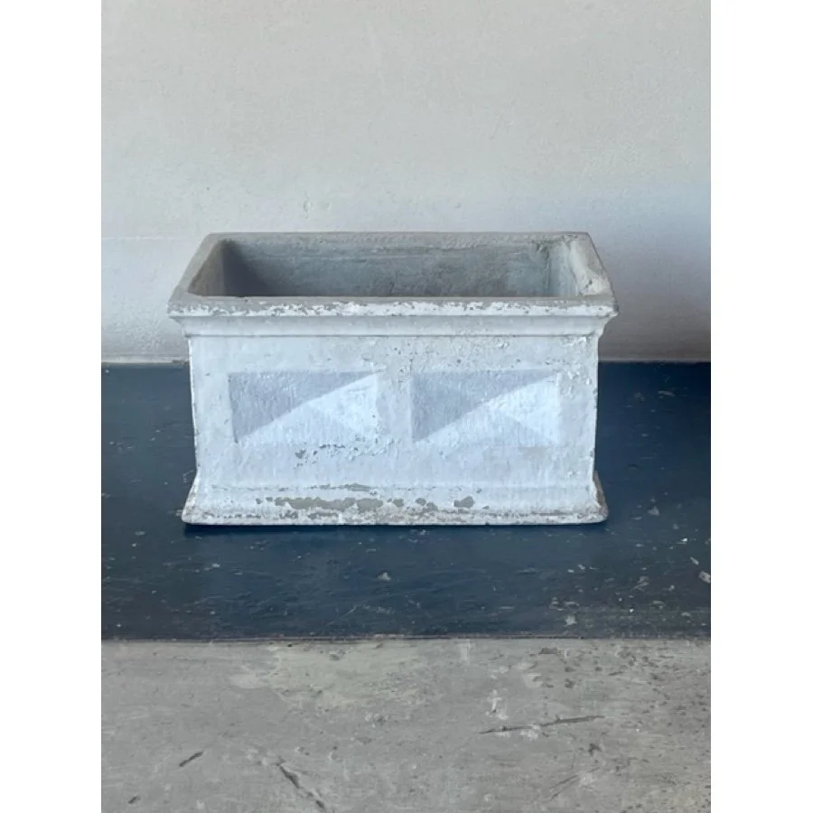 CONCRETE PLANTER WITH DECO SIDES