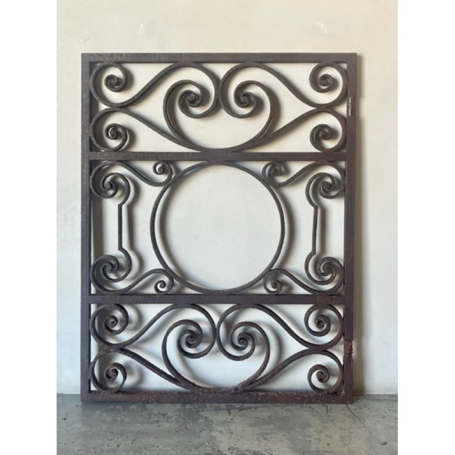 DECORATIVE IRON WINDOW GRID