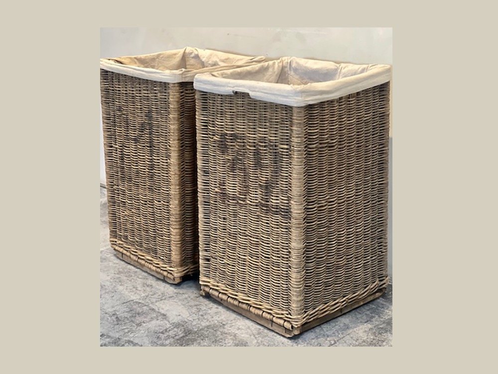 Wicker hamper ANTQ.jpeg