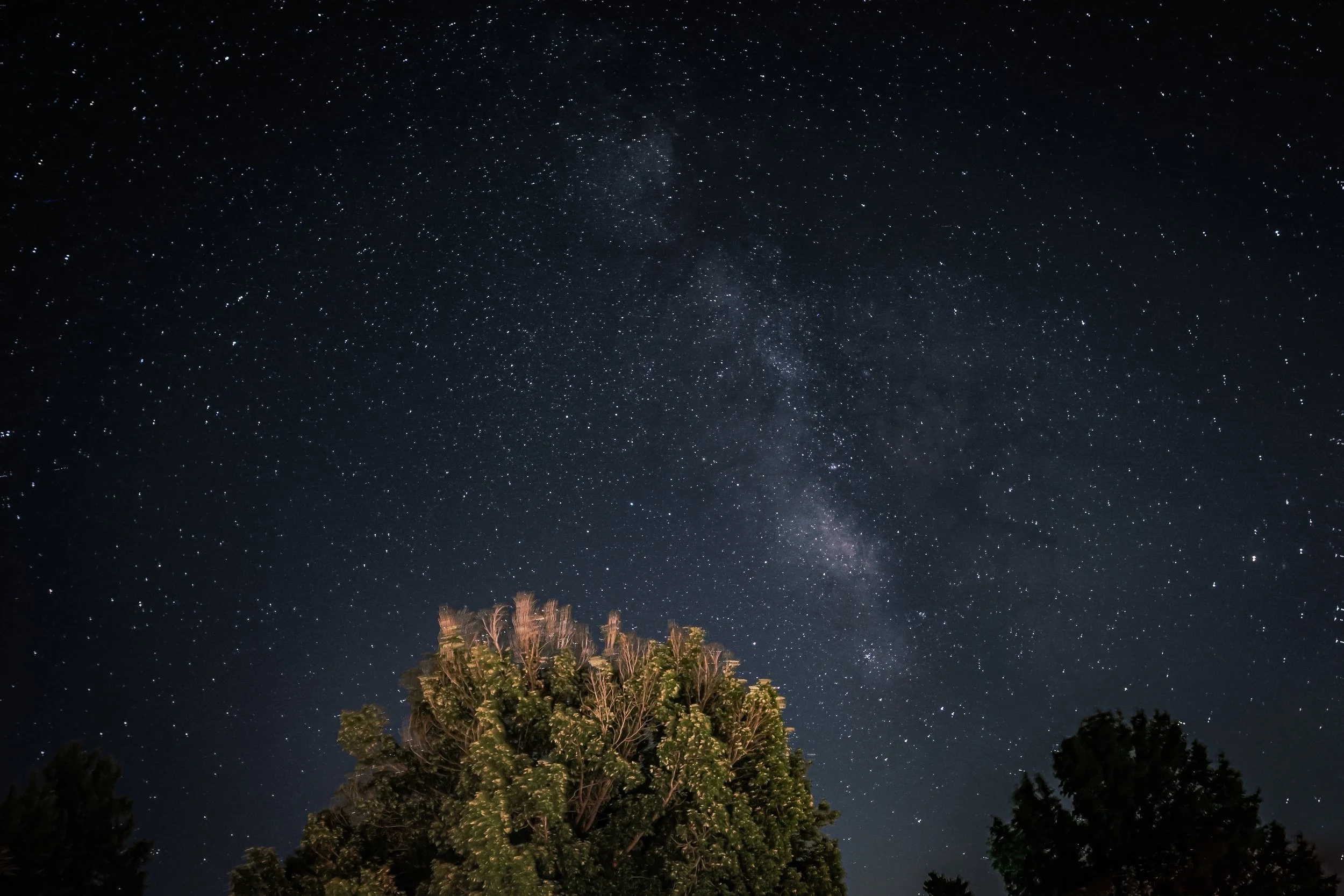 milky way shinning in the Sedona backyard
