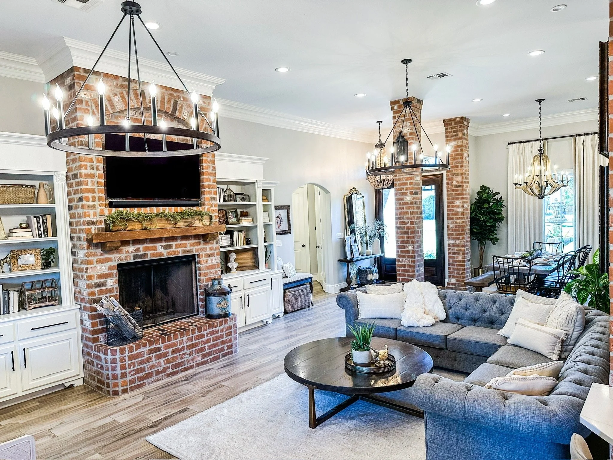 THE FRENCH LIVING ROOM