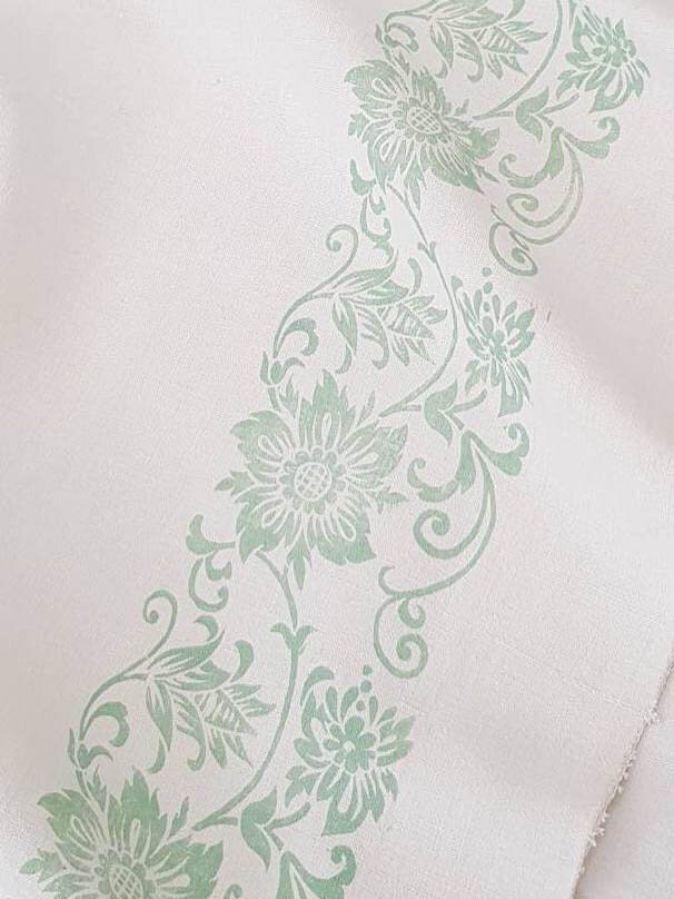 St Sennery border Pea on vinttage linen Pink House by Rebecca Cole.  copy.jpg