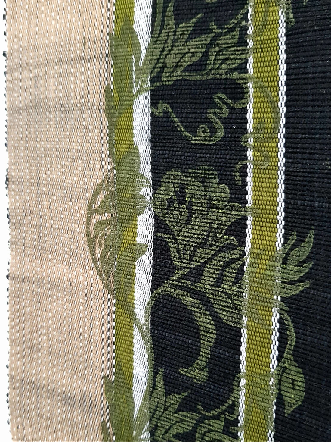 Lesigny on Hand Woven Border