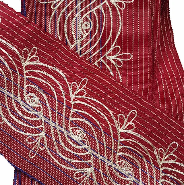 TWISTED ROPE | Cream on Red