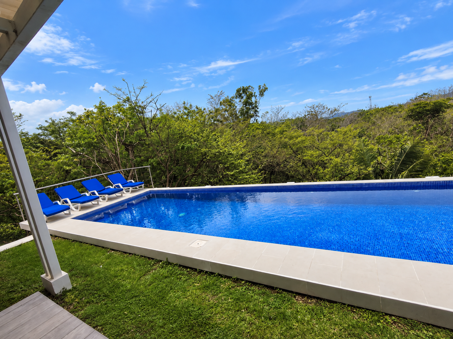 Tropical Infinity Pool Retreat.png