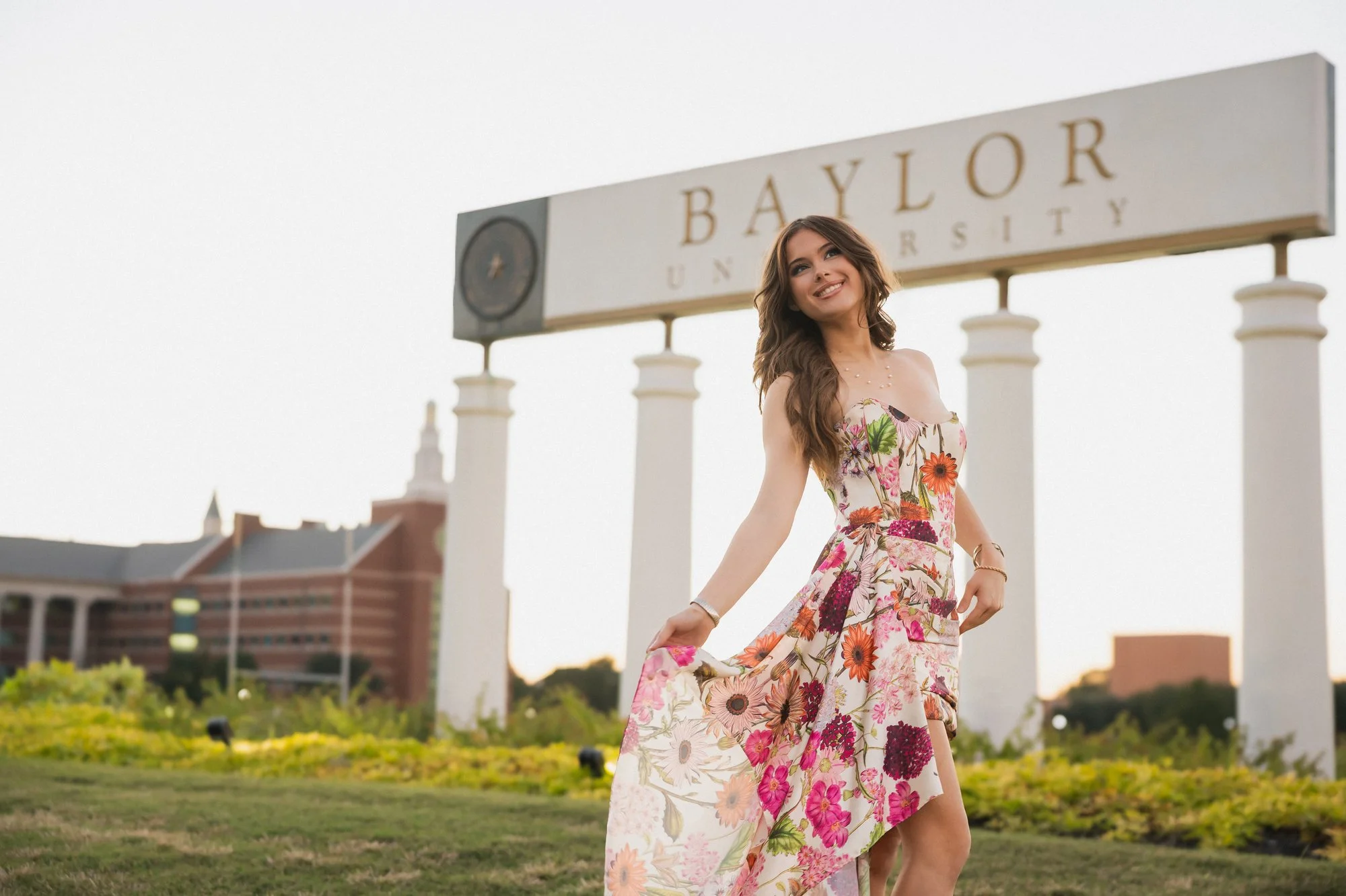 Baylor Graduation Photos &amp; Waco Senior Portraits That Feel Like You