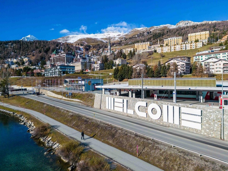 "WELCOME," 2022,
St. Moritz, Switzerland. Produced by St. Moritz Tourism and the Serpentine Gallery