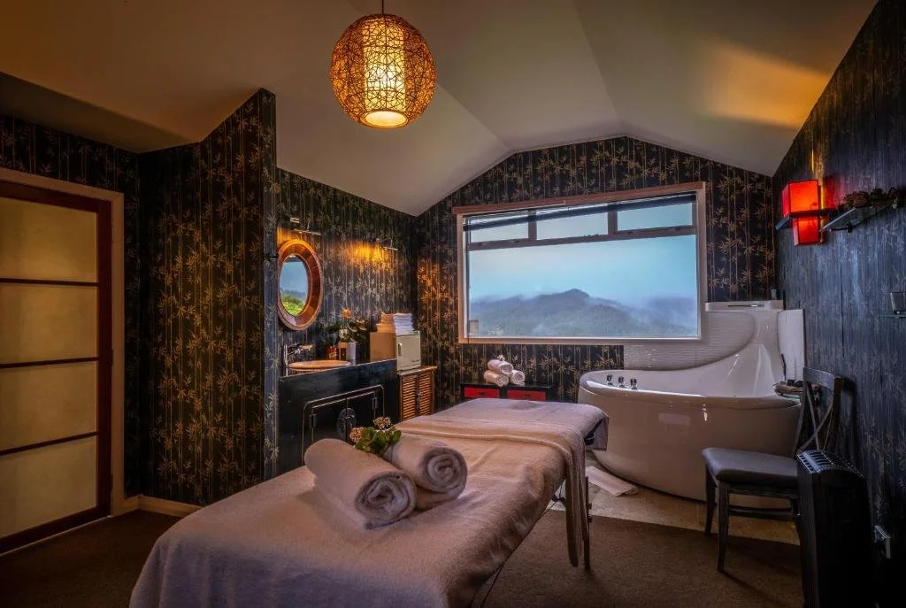 Autumn at Woodhouse Mountain Lodge in Matakana: 15% off your Villa stay, Breakfast Included!