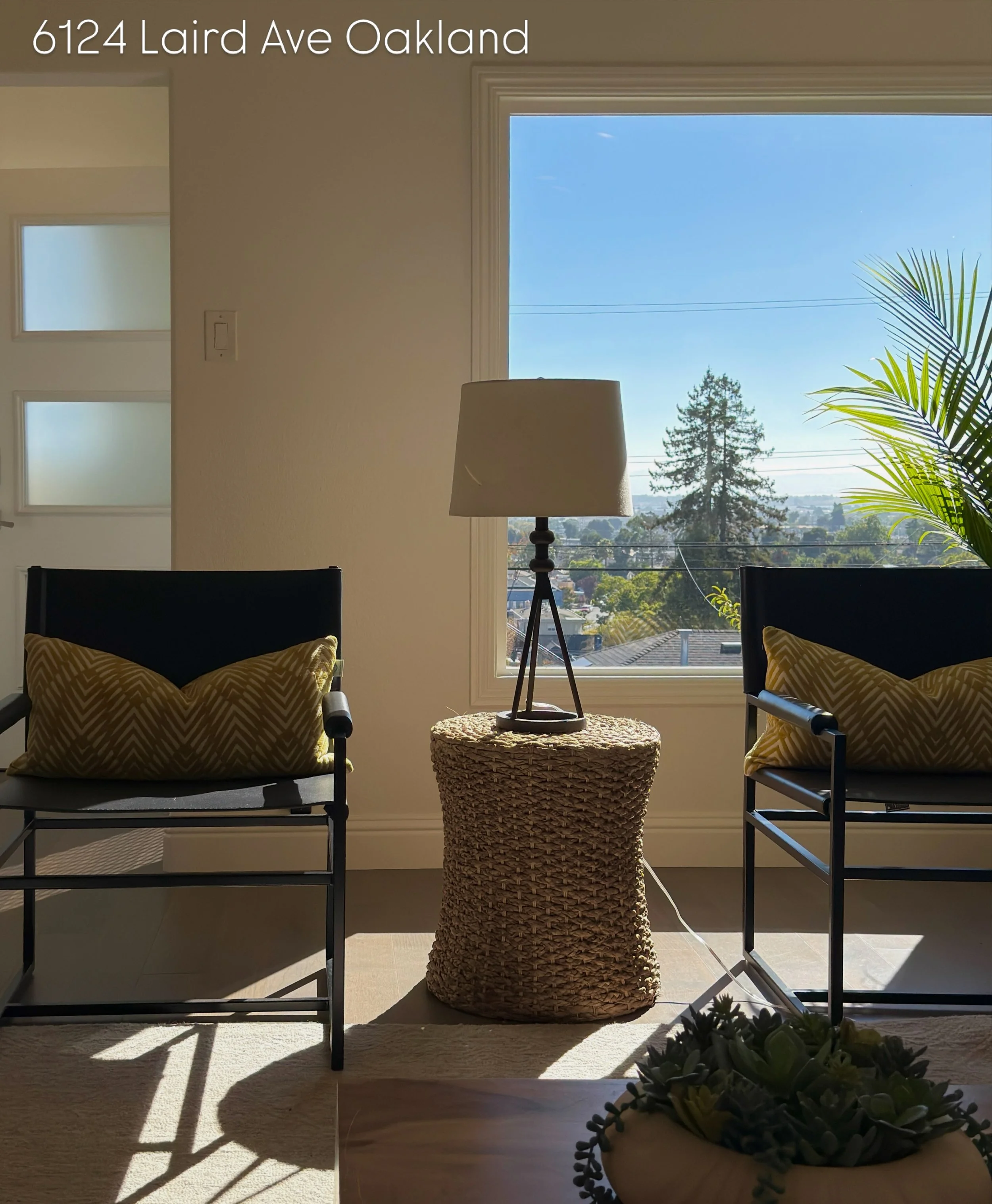 When the agent hosting the open house doesn&rsquo;t want to leave, you know it&rsquo;s a house that feels like a home.
✨
6124 Laird Ave will be open again tomorrow with the lovely @audreyinoakland 

Property listed by the ever fabulous @tiffanylefour